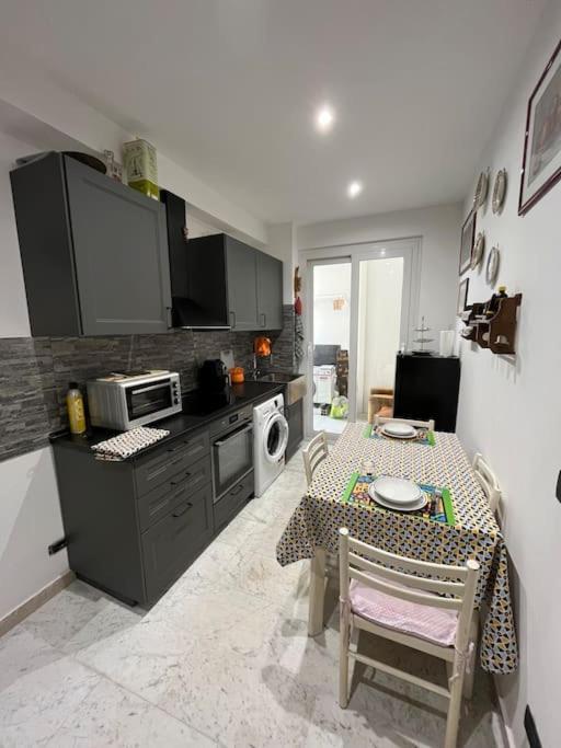 Casa Gerry, A Due Passi Dal Mare Lägenhet Savona Exteriör bild